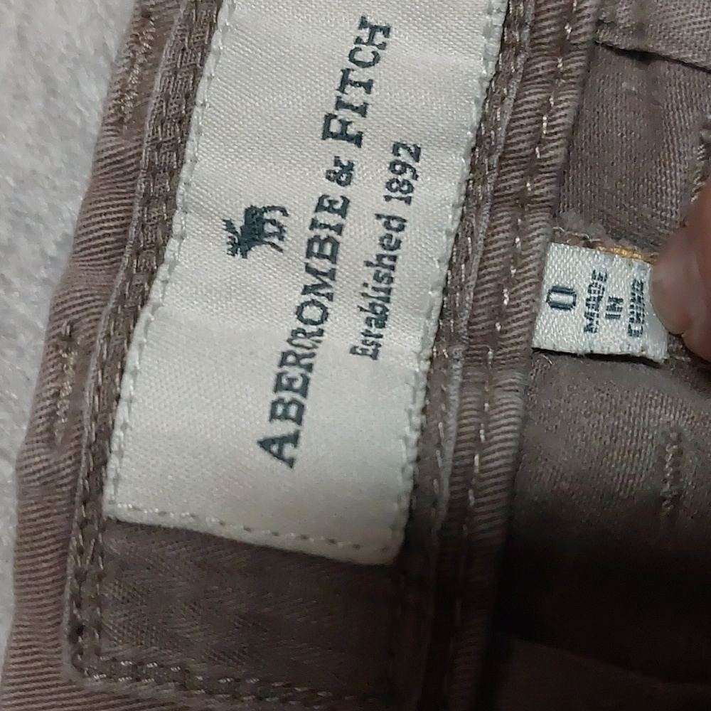 Abercrombie and Fitch Ultra low rise short khaki shorts,  size 0 - Picture 5 of 5